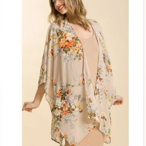 Umgee Size S/M womens Beige Floral Lighweight Flowy Kimono